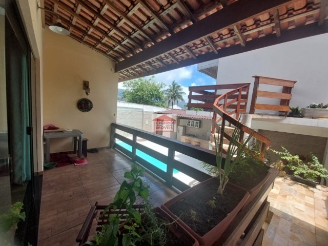 Excelente Casa com Piscina