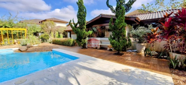 IMÓVEL ESPETACULAR EM COND.