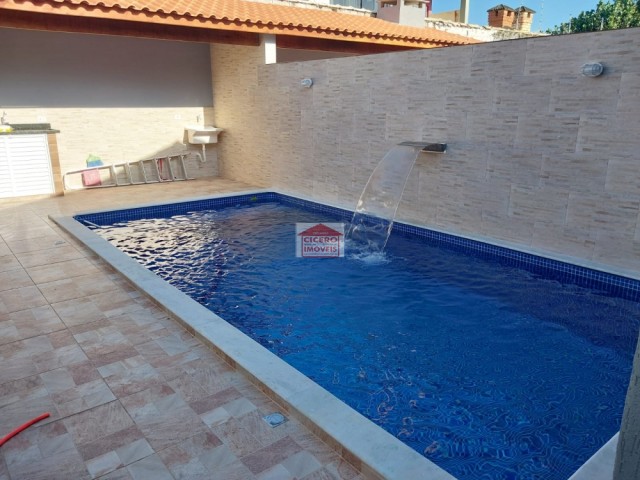 Casa com piscina Pós Linha