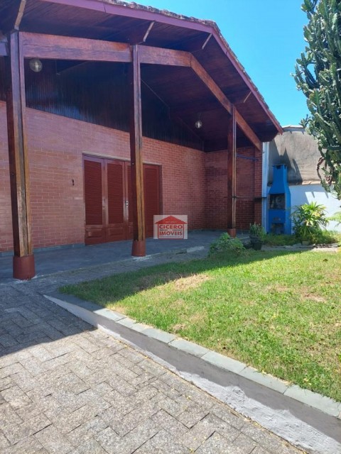 casa ampla com ótima localizaç