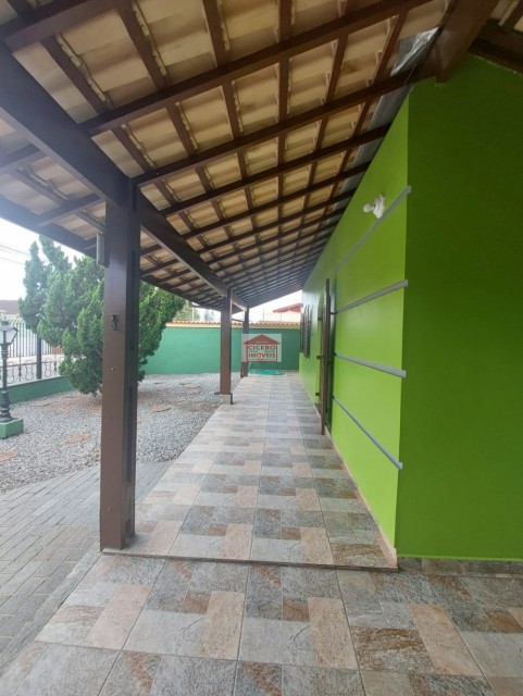 LINDISSIMA CASA LADO LINHA